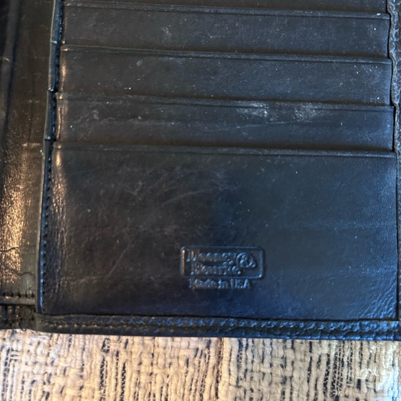 Vintage Dooney and Burke Black Leather Wallet - Picture 5 of 7